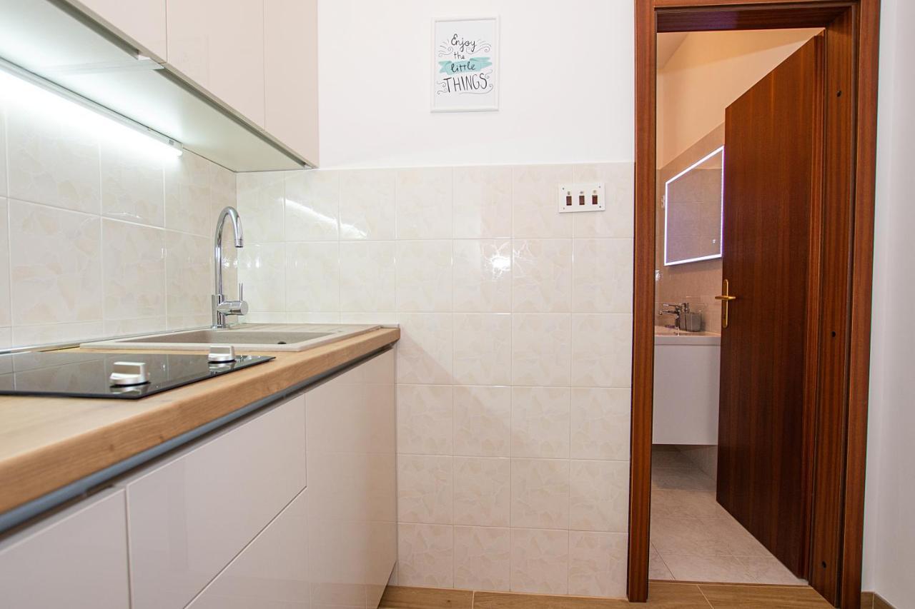 White Diamond Apartman Vrsi Kültér fotó