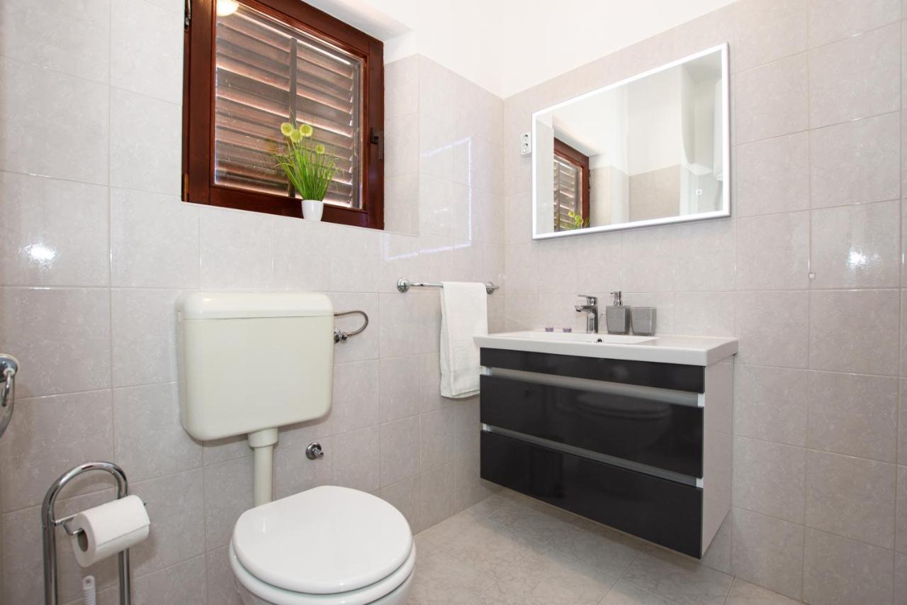 White Diamond Apartman Vrsi Kültér fotó