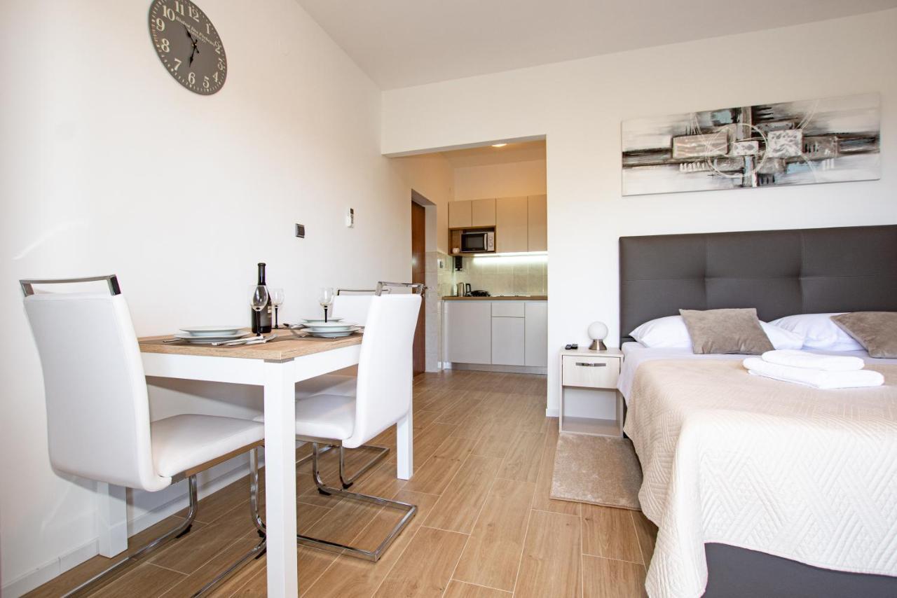 White Diamond Apartman Vrsi Kültér fotó