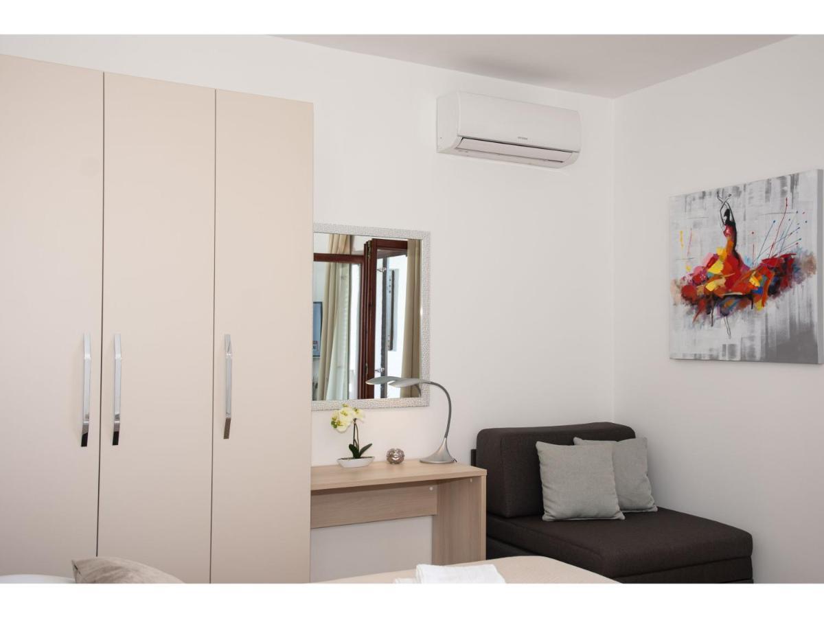 White Diamond Apartman Vrsi Kültér fotó