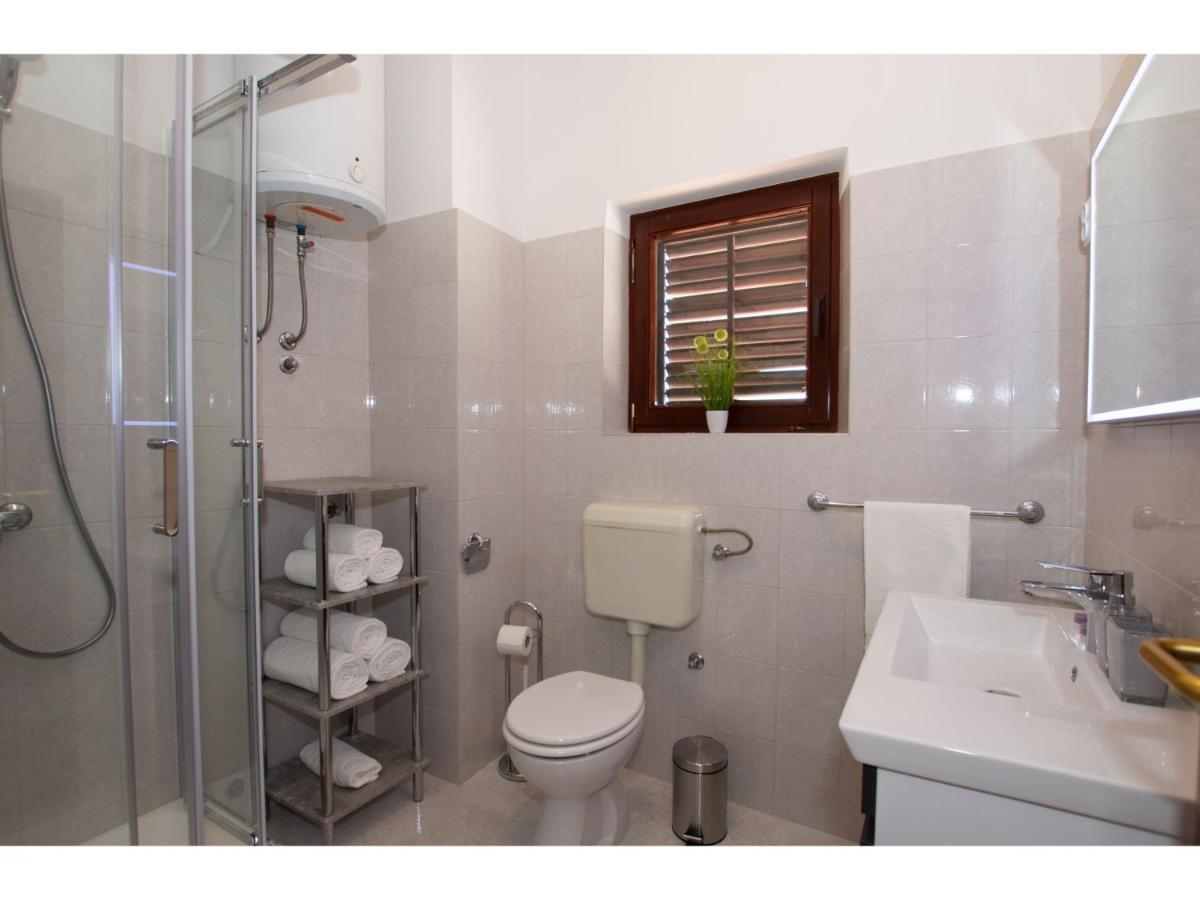 White Diamond Apartman Vrsi Kültér fotó