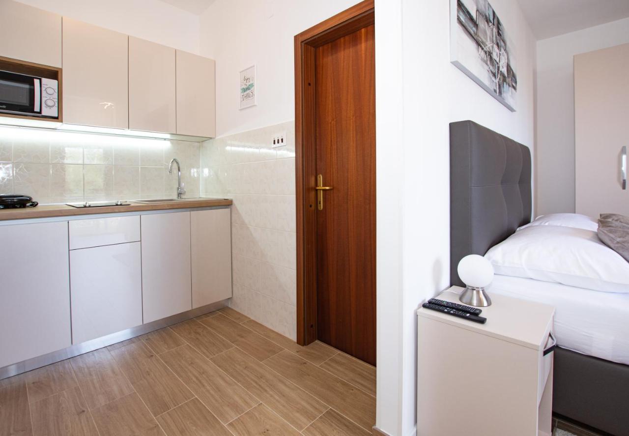 White Diamond Apartman Vrsi Kültér fotó
